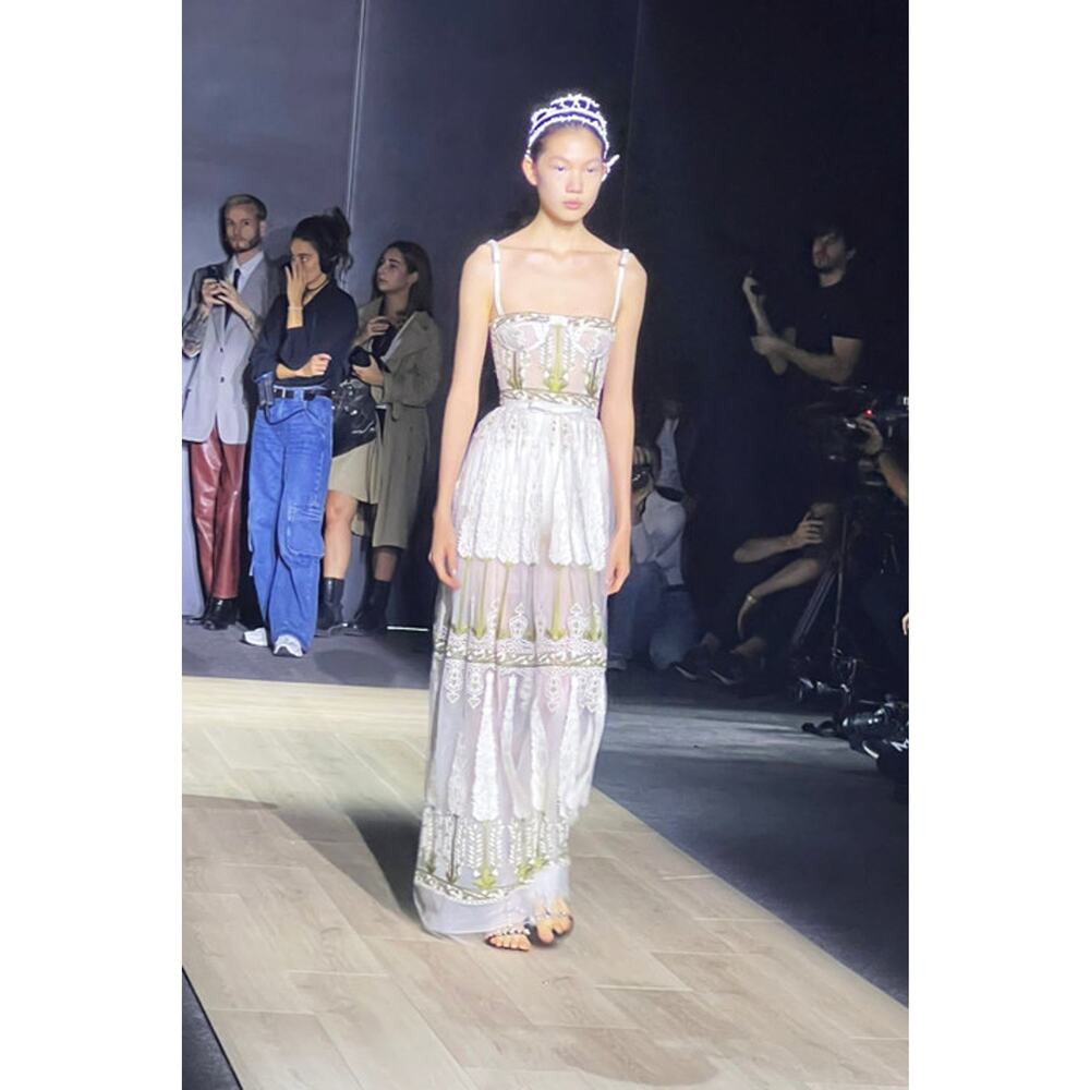 Giambattista Valli Sleeveless Illusion Embroidered Lace Gown - S - White - Picture 6 of 6